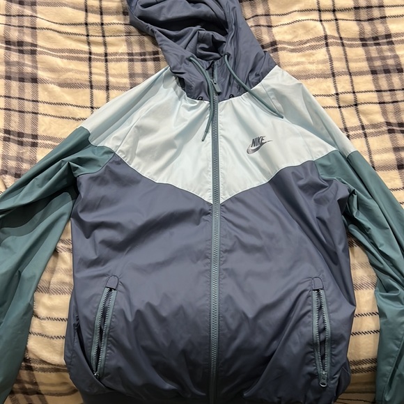 Nike Men’s Sport Windbreaker Jacket - Picture 5 of 5